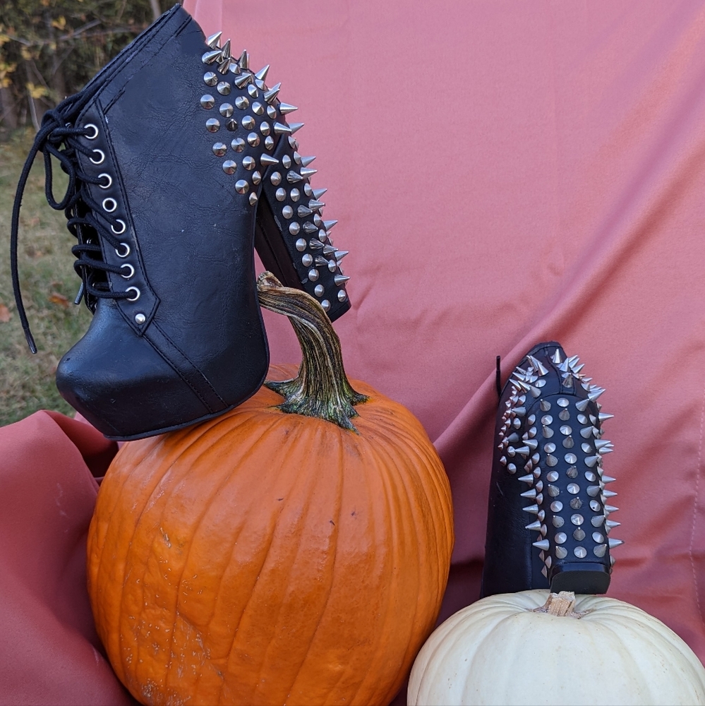 Retro Spiked Boots